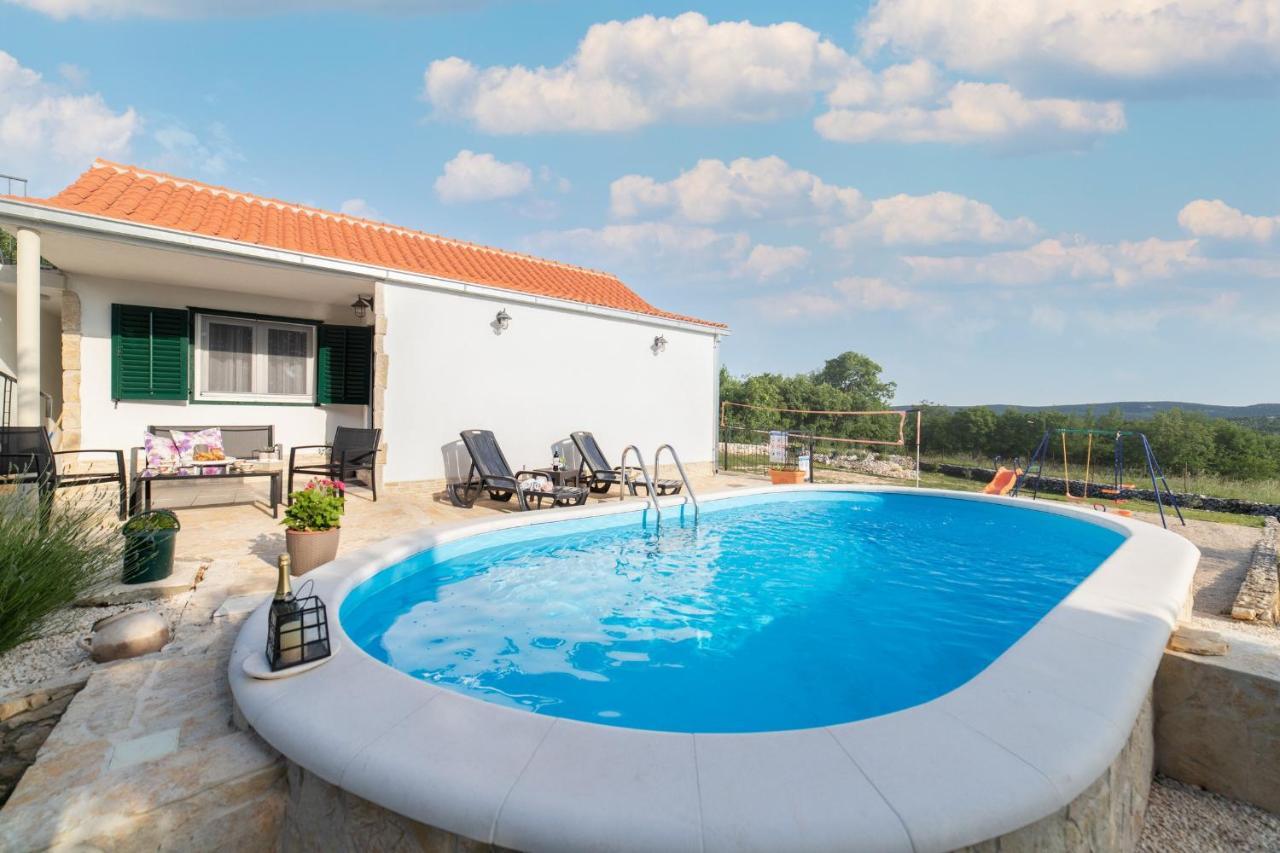 Holiday Home Sego With Private Pool Veliki Brocanac Eksteriør billede