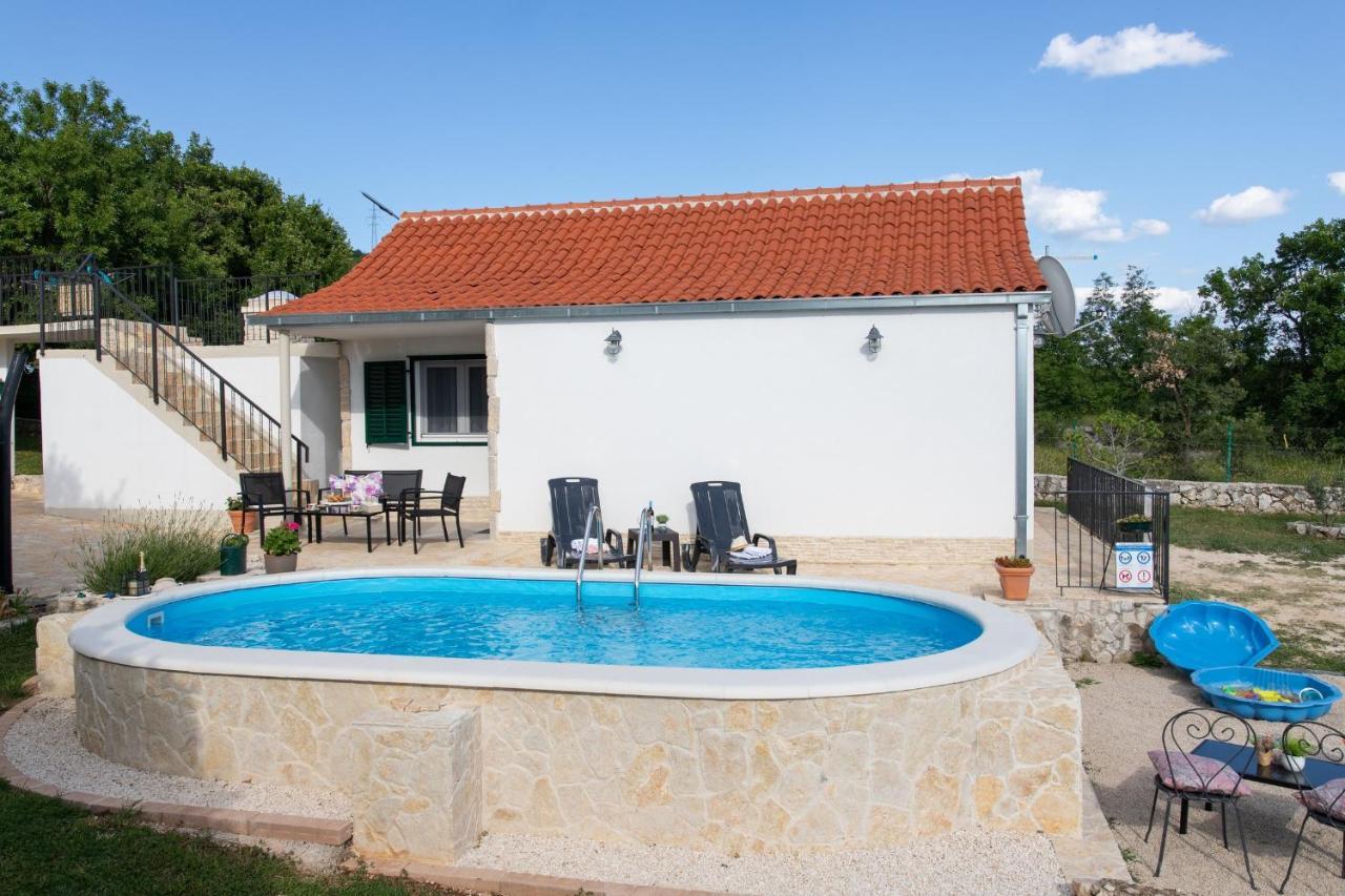 Holiday Home Sego With Private Pool Veliki Brocanac Eksteriør billede
